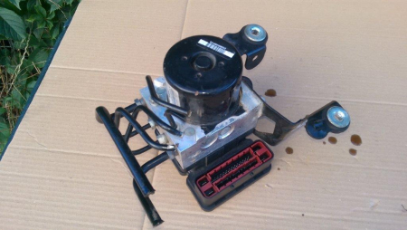 Pompa ABS pentru Land Rover Freelander 2, motorizare 2.2 diesel, cod 6G9N-2C405-DG [2]