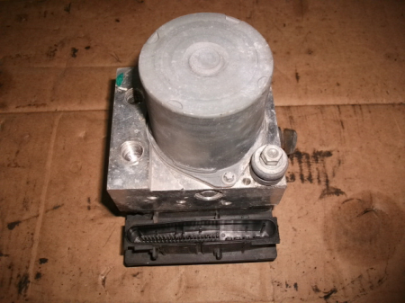 Pompa ABS pentru Toyota Corolla E120, motorizare 2.2 diesel, cod 265950412 [1]
