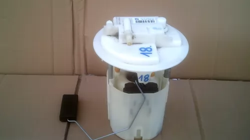 Pompa de alimentare pentru Peugeot 207 , motorizare 1.6 benzina, cod 9684934480 [1]