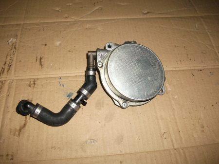 Pompa de vacuum pentru Audi A4 B7, motorizare 3.0 diesel, cod 057145100AF [1]