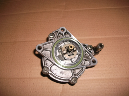 Pompa vacuum - Pompa de vacuum pentru Audi A6 C5, motorizare 2.5 diesel, cod 72218501