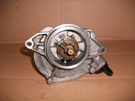 Pompa de vacuum pentru Audi A6 C6, motorizare 2.7 diesel, cod 057145100T [1]