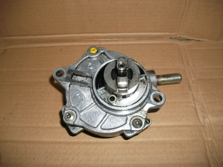 Pompa de vacuum pentru Mercedes Vito W639, motorizare 2.2 diesel, cod A6112300265 [1]