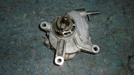 Pompa vacuum - Pompa de vacuum pentru Toyota AVENSIS T250, motorizare 2.0 diesel