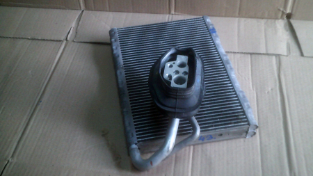 Alte piese de climatizare - Radiator pentru AUDI A4 B8, motorizare 2.0 DIESEL, cod H1405007