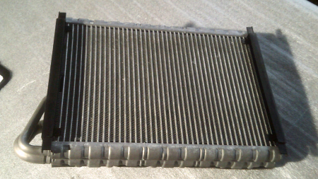 Radiator pentru AUDI A4 B8, motorizare 2.0 DIESEL, cod H7995003 [1]