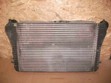 Radiator pentru Volkswagen passat B6, motorizare 1.9 DIESEL, cod 1K0145805G [1]