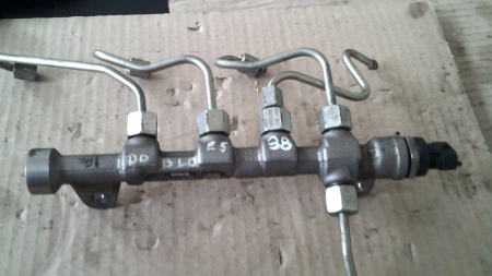 Motoare si anexe - Rampa injectie pentru Fiat Doblo 1, motorizare 1.6 diesel, cod 55215208