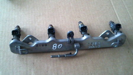 Injectie - Rampa injectoare cu 4 injectoare  Honda Civic 8 ,1.8 benzina, an 2005-2011