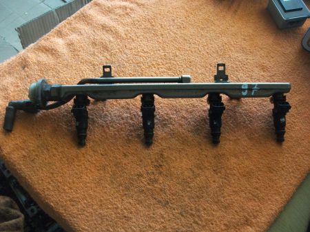 Rampa injectoare cu 4 injectoare  Honda CR-V, 2.0 benzina, an 2002-2006 [1]