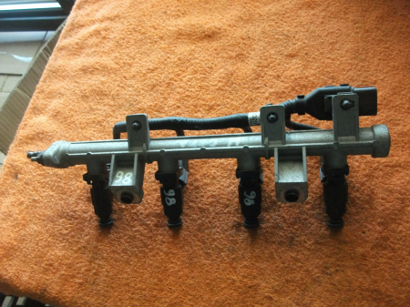 Motoare si anexe - Rampa injectie pentru Hyundai Getz , motorizare 1.1 benzina, cod 39610-02910