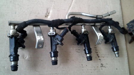 Injectie - Rampa injectie pentru Opel Zafira B, motorizare 1.6 benzina, cod 25343299