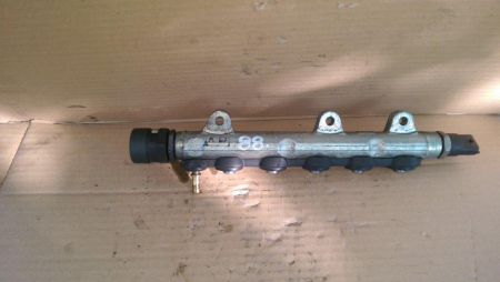 Motoare si anexe - Rampa injectie pentru Renault Trafic II, motorizare 2.0 diesel, cod 0445214062   ,   H82426550   ,   0281002753