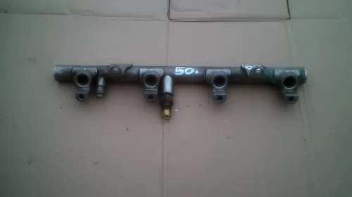 Injectie - Rampa injectie Stanga pentru Audi Q7 4L, motorizare 4.2 Benzina, cod 079133315E