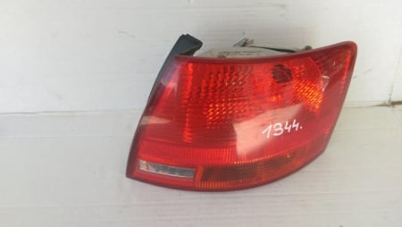 Faruri si stopuri - Stop dreapta pentru Audi A4 B7, cod 8E9945096E FARA SOCLU !!!!!