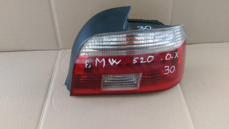 Electrica si electronica - Stop dreapta BMW Seria 5 E39, facelift, semnalizare alba, an 2001 - 2004