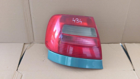 Electrica si electronica - Stop stanga Audi A4 B5, facelift, limuzina, cu ornament, 8D0945095D, an 1998-2001