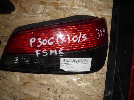 Elemente de caroserie - Stopuri dreapta pentru Peugeot 306 , cod VALEO2321D1