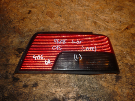 Elemente de caroserie - Stopuri dreapta pentru Peugeot 405 , cod VALEO2217