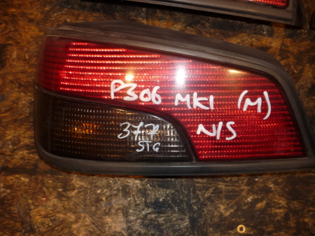 Faruri si stopuri - Stop stanga Peugeot 306, MK1, hatchback, VALEO2246G, an 1993-2002