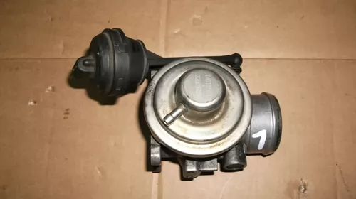Motoare si anexe - Supapa EGR pentru Audi A2 , motorizare 1.4 Diesel, cod 045131501D , 038129637C