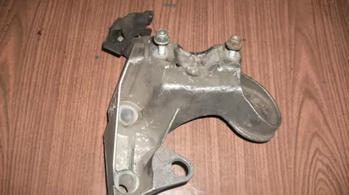 Suport dreapta pentru Audi A4B6 , motorizare 1.9 diesel, cod 8E0199352 [1]