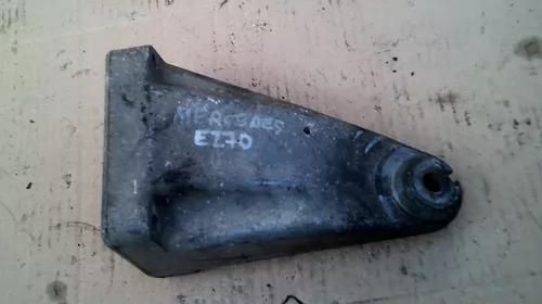 Suport dreapta pentru Mercedes C-class W203, motorizare 2.2 diesel, cod A6112230804 [1]