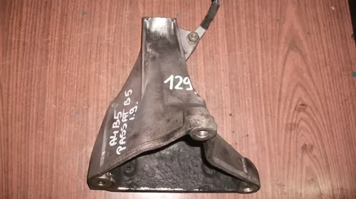 Alte anexe - Suport dreapta pentru Volkswagen Passat B5, motorizare 1.9 diesel, cod 8D0199308AF
