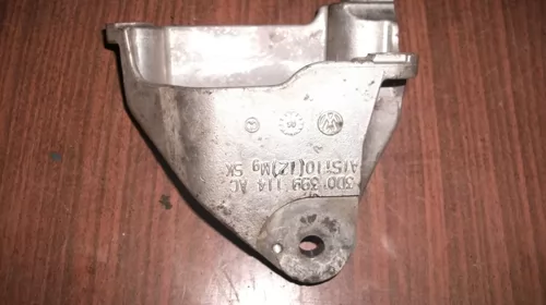 Suport dreapta pentru Volkswagen Phaeton , motorizare 3.0 diesel, cod 3D0399114AC [1]