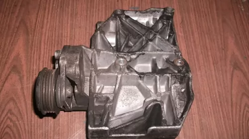 Suport pentru Audi A6C5 , motorizare 1.9 diesel, cod 038260885C [1]