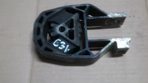 Suport pentru Ford Kuga 1, motorizare 2.0 diesel, cod AV616P082AB [1]