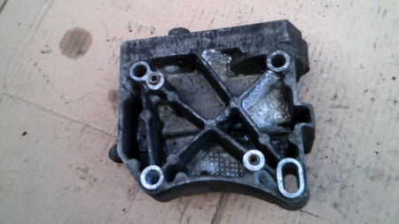 Suport accesorii, alternator Peugeot 307, motor 1.6 benzina cod 9637349380, an 2001-2008 [3]