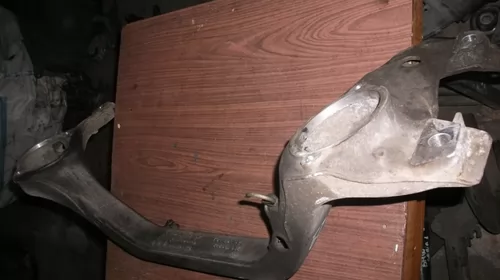 Suport pentru Volkswagen Touareg 7L, motorizare 2.5 diesel, cod 7L6199207 [1]