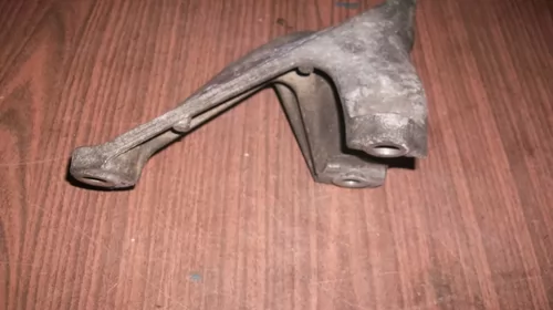 Suport stanga pentru Audi A6C6 , motorizare 2.0 diesel, cod 4F0199307N [1]