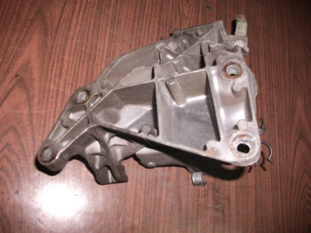 Suport motor stanga BMW Seria 1 E81 E87, Seria 3 E90, E91 2.0 d, cod 2211-6760309, an 2004-2011 [1]