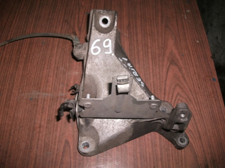 Alte anexe - Suport motor stanga BMW Seria 1 E81 E87, Seria 3 E90, E91 2.0 d, cod 2211-6760309, an 2004-2011