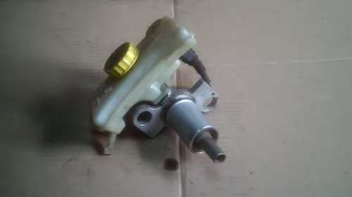 Pompa frana cu vas pentru Audi A6C6 , cod 8E0611301G [2]