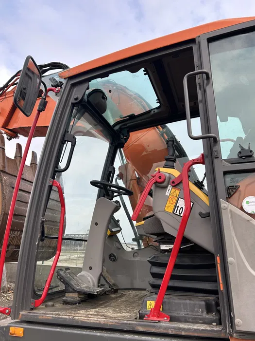 Excavator Volvo EW160 C pe roti [3]
