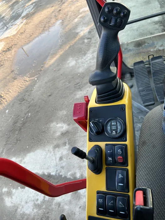 Excavator Volvo EW160 C pe roti [4]