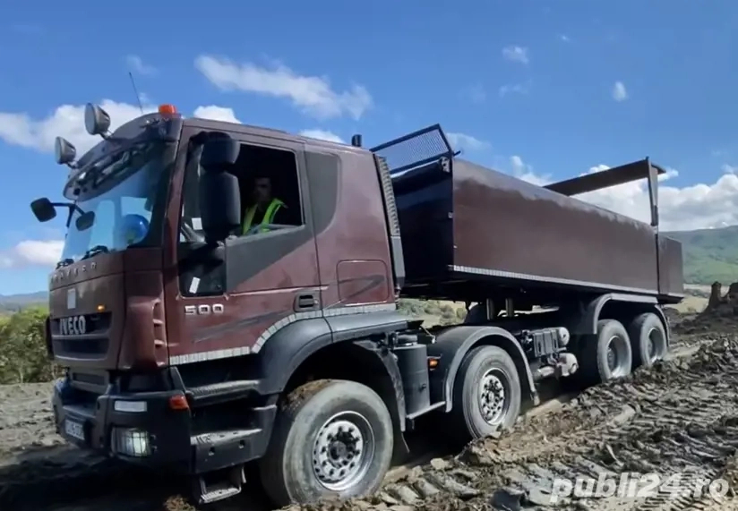 Iveco Trakker 8x4 500CP [5]