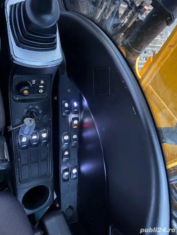 Excavator senile JCB JS160 LCI4T [7]