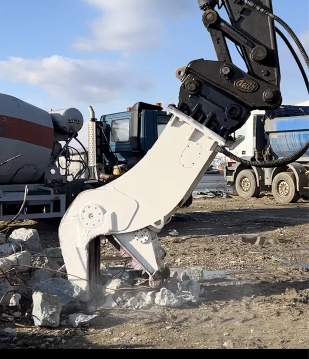 Utilaje si accesorii de vanzare - Pulverizatoare-Foarfeci demolare