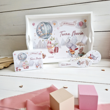 Aniversare 1An - Adventure Awaits - Set Aniversare 1An - Tava mot, Cutie suvita, Set perie+oglinda
