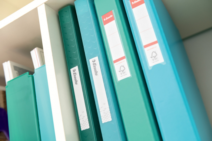 MAPA PREZENTARE 40 FOLII COPERTA FLEXIBILA ALBASTRA COLOUR'BREEZE ESSELTE [4]