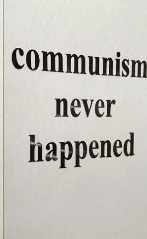 Cărți - Communism never happened (Ciprian Mureșan)