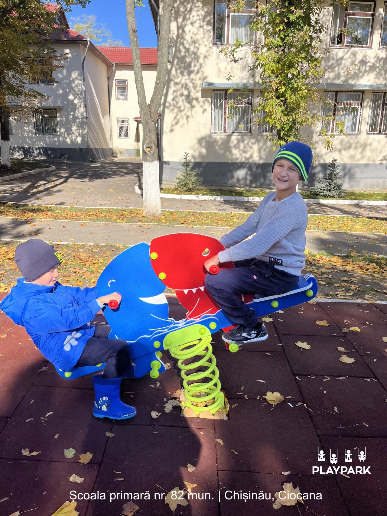 figurina-pe-arc-hdpe-playpark-gradinita-scoli-parc