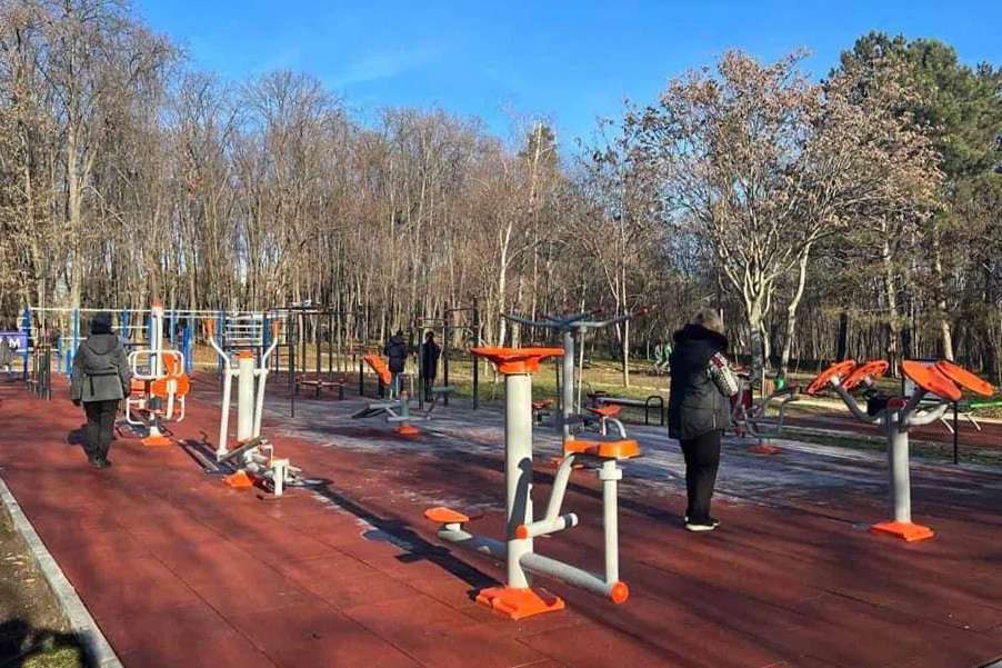 В парке Долина роз открыли новую фитнес-площадку!