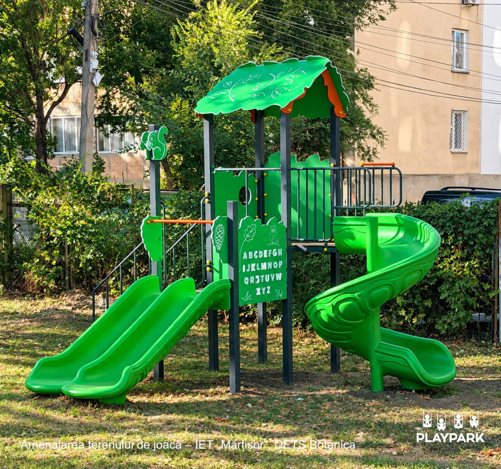 Complex de joacă Spring YN-102-2 cu 3 tobogane pentru grădinițe și terenuri de joacă [2]