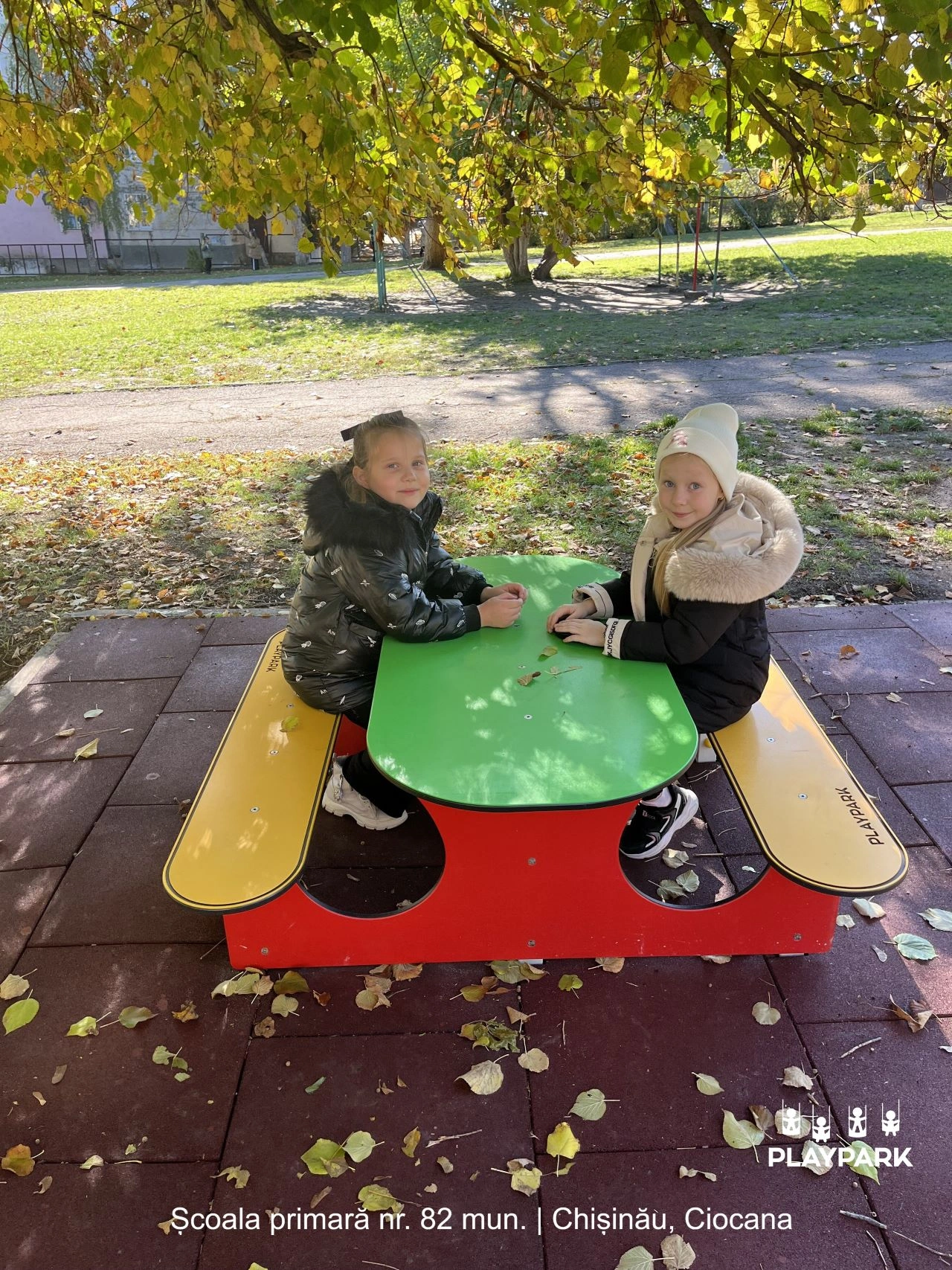Столик для детей с лавочками F-3, из HDPE [3]