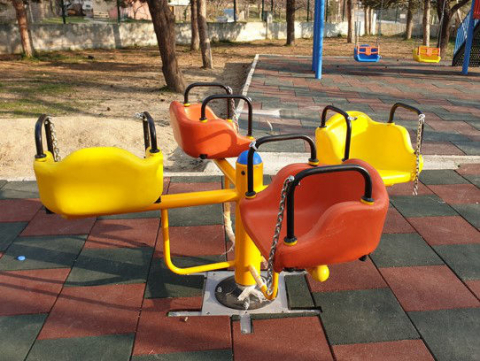 Carusel CA-04 cu 4 locuri pentru copii [1]